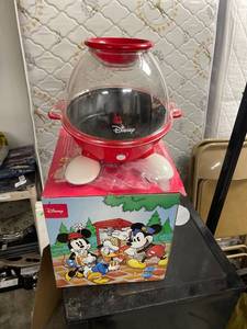 lot 6650 image: Disney popcorn popper