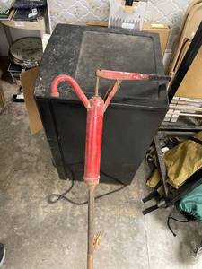lot 6659 image: old pump