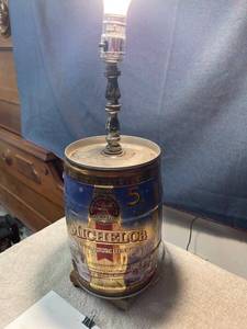 lot 6664 image: michelob lamp
