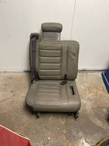 lot 6706 image: 3rd row seat from 2008 h2 hummer