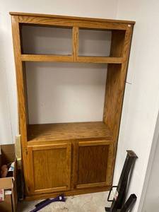 lot 6751 image: solid wood entertainment center