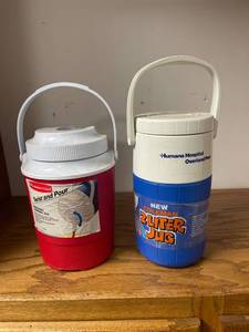 lot 6754 image: 2 water jugs