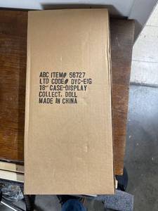lot 6805 image: 18 inch LTD doll case unopened