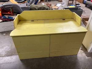 lot 6813 image: yellow toy box
