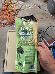 lot 6822 image: tree stake kit unopened