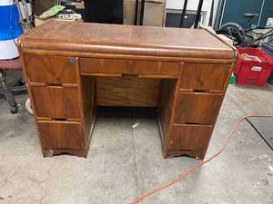 lot 6827 image: vintage desk