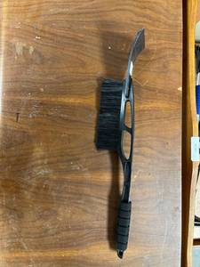 lot 6830 image: new ice scraper
