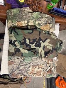 lot 6851 image: small camo pants