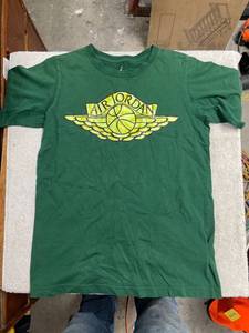 lot 6863 image: large air Jordan shirt