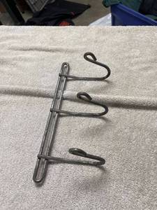 lot 6868 image: heavy duty hanger