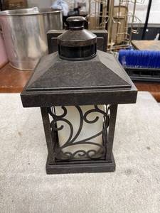 lot 6910 image: motion porch light