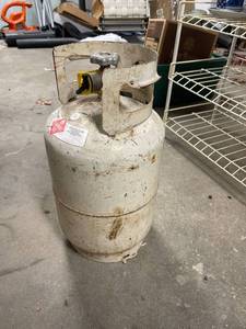 lot 6913 image: propane tank
