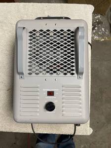 lot 6917 image: working electric heater