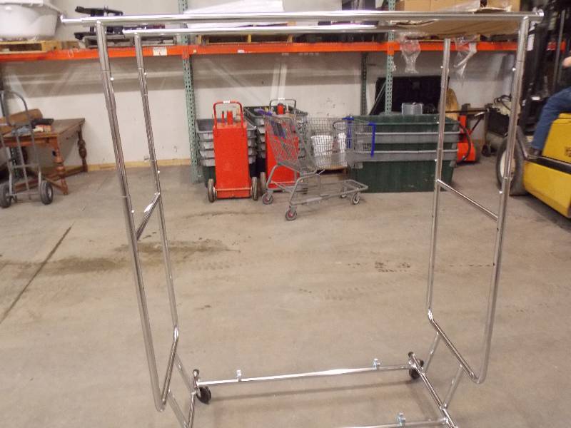 lot 4053 image: Yaheetech Garment Cart