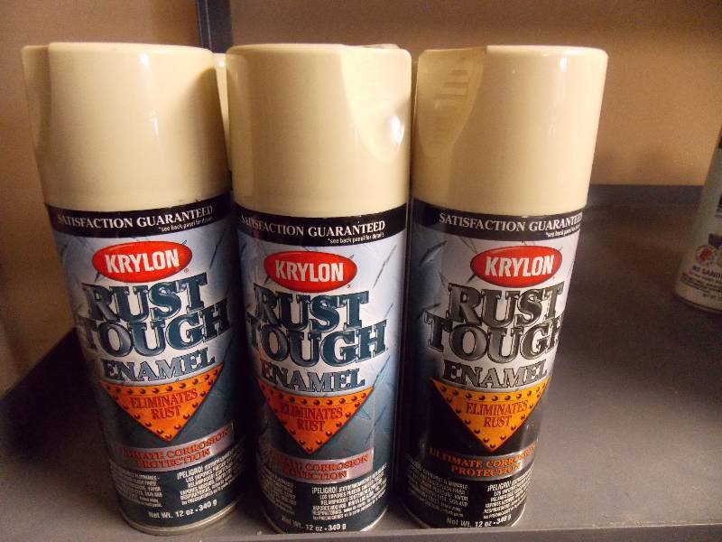 lot 135 image: Lot of KRYLON Spray Paint
