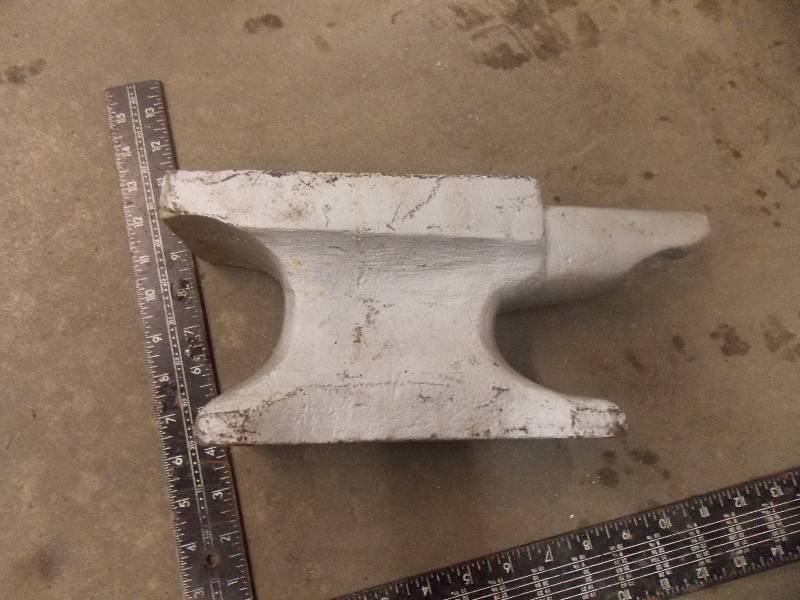 lot 4070 image: 28 LB Anvil