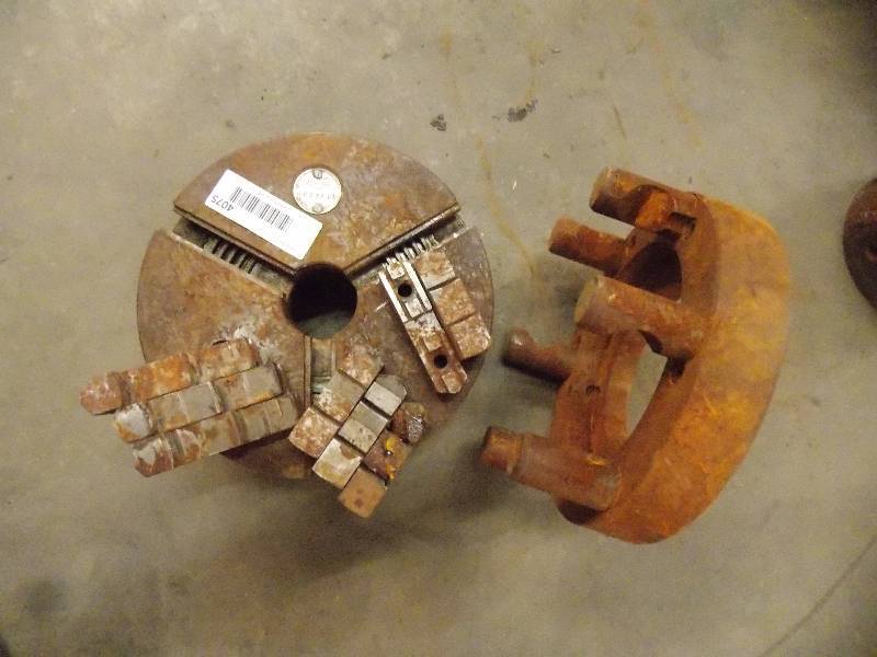 lot 4075 image: Cushman 3 jaw 8 Lathe Chuck with extra jaws and back plate