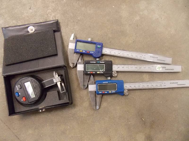 lot 4081 image: 3 Qty Digital Calipers and 1 qty Digital Thickness Gauge