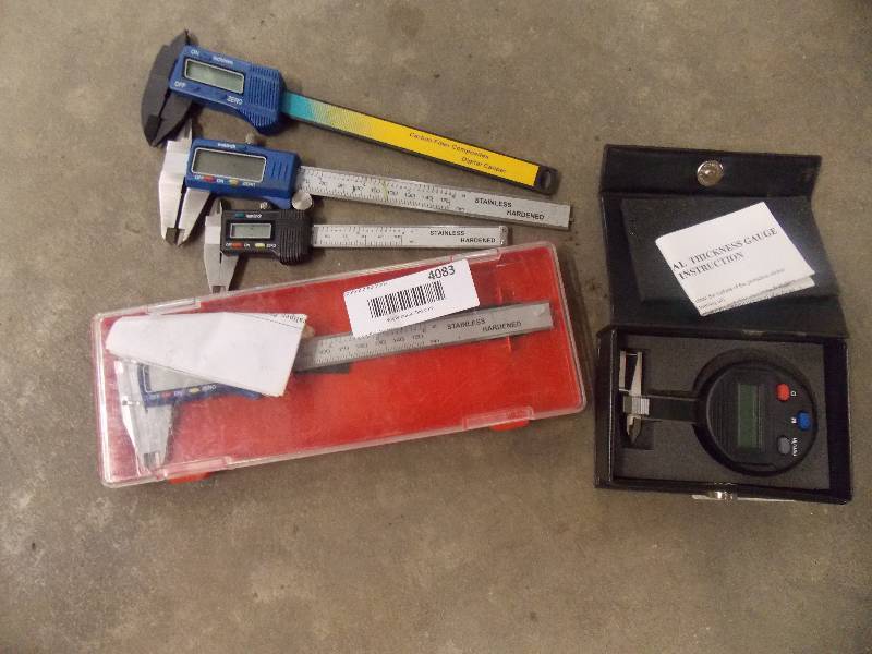 lot 4083 image: 4Qty Digital Calipers and 1Qty Digital Thickness gauge