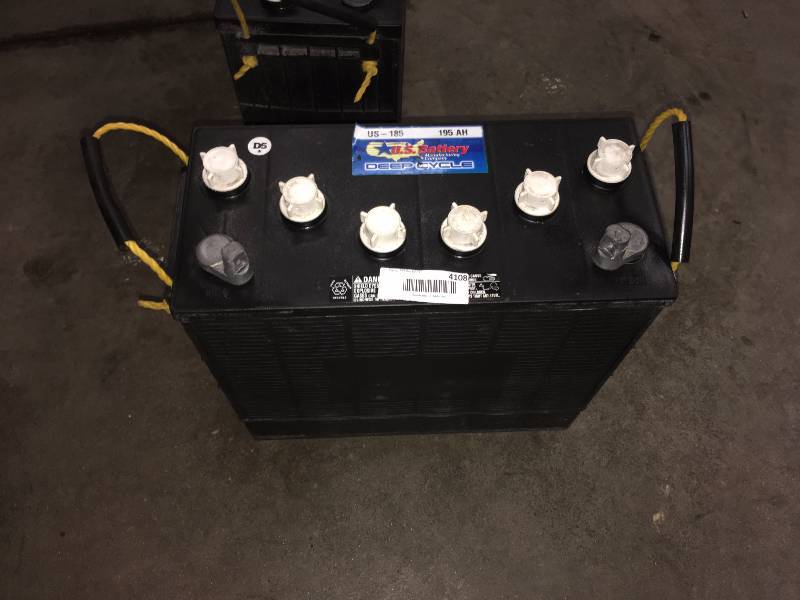 lot 4108 image: Large 12v Deep Cycle U.S. Battery 195AH   does have voltage unknown current condition