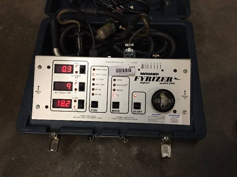 lot 4111 image: Bacharach Fyrizer model 200 GasTempature Analyzer