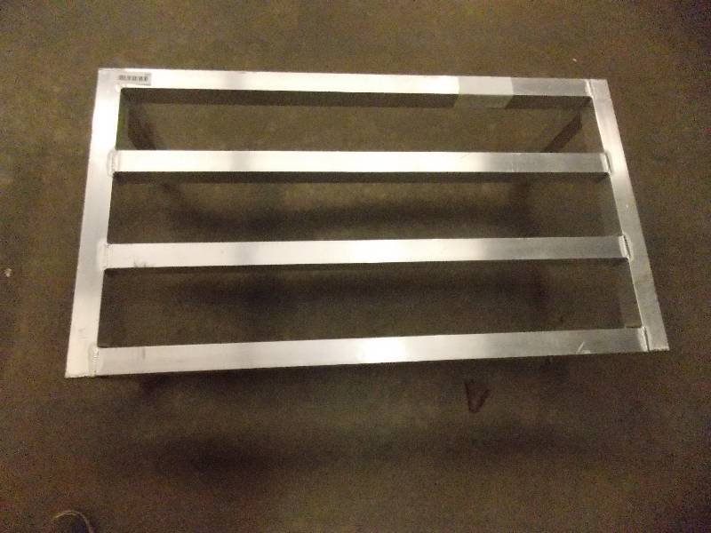 lot 147 image: Aluminum Dunnage Rack 3 x 20