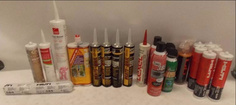 lot 157 image: Lot of Caulk