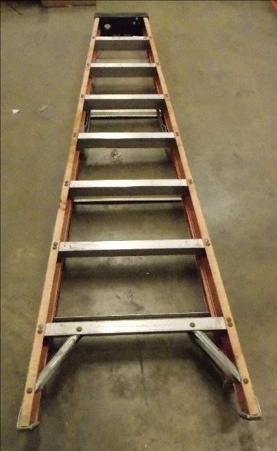 lot 4145 image: 8 Davidson Step Ladder