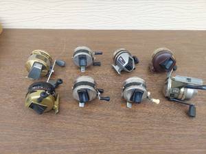 lot 5554 image: 8 Zebco reels
