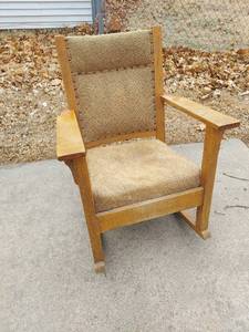lot 5560 image: Antique Oak Rocking Chair