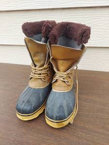 lot 5574 image: Ducks Unlimited boots - size 9