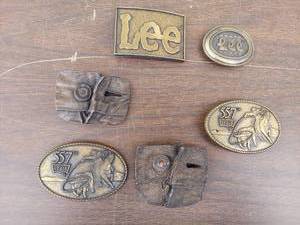 lot 5586 image: 6 belt buckles - Lee and Levis