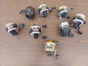 lot 5594 image: 8 Zebco reels
