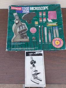 lot 5622 image: Tasco microscope