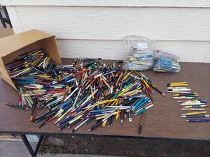 lot 5625 image: pens - advertising