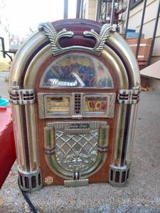 lot 5626 image: radio