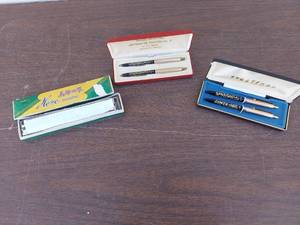lot 5631 image: Hero Harmonica and pen sets
