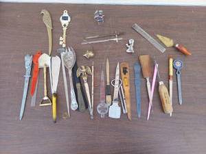 lot 5647 image: assorted letter openers