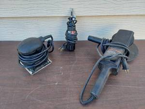 lot 5656 image: Black and Decker sanders and craftsman rotary tool