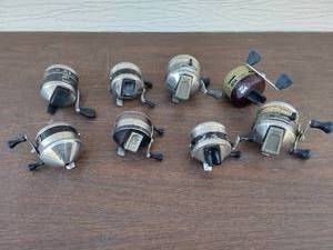 lot 5675 image: 8 Zebco Fishing Reels