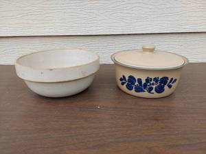 lot 5699 image: crock bowl and Pfaltzgraff casserole