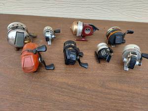 lot 5709 image: 8 fishing reels