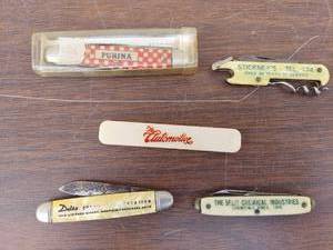 lot 5713 image: pocket knives with advertising