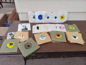 lot 5717 image: 45s Records