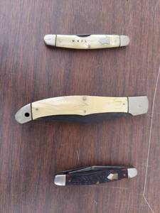 lot 5765 image: pocket knives