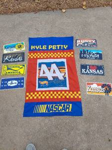 lot 5776 image: Nascar flag and vanity plates