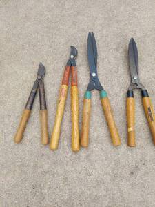 lot 5791 image: Clippers and Loppers