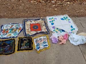 lot 5796 image: doilies and cloths