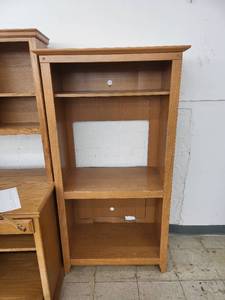lot 4551 image: entertainment center