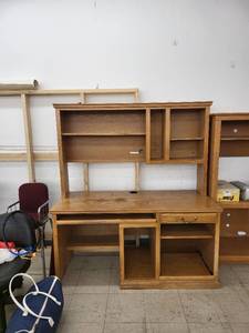 lot 4556 image: large desk